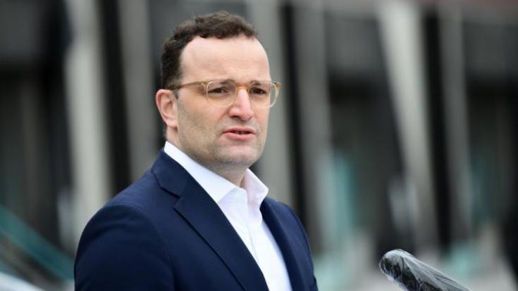 Die Nachrichten des Tages auf news.de: Jens Spahn macht Hoffnung auf Lockerung der Ausgangsbeschränkungen nach Ostern
