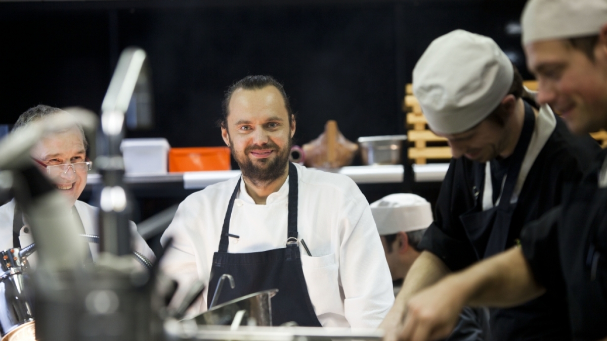 Starkoch Mario Lohninger in der K&uuml;che des "Cocoon" 2010. (Foto)