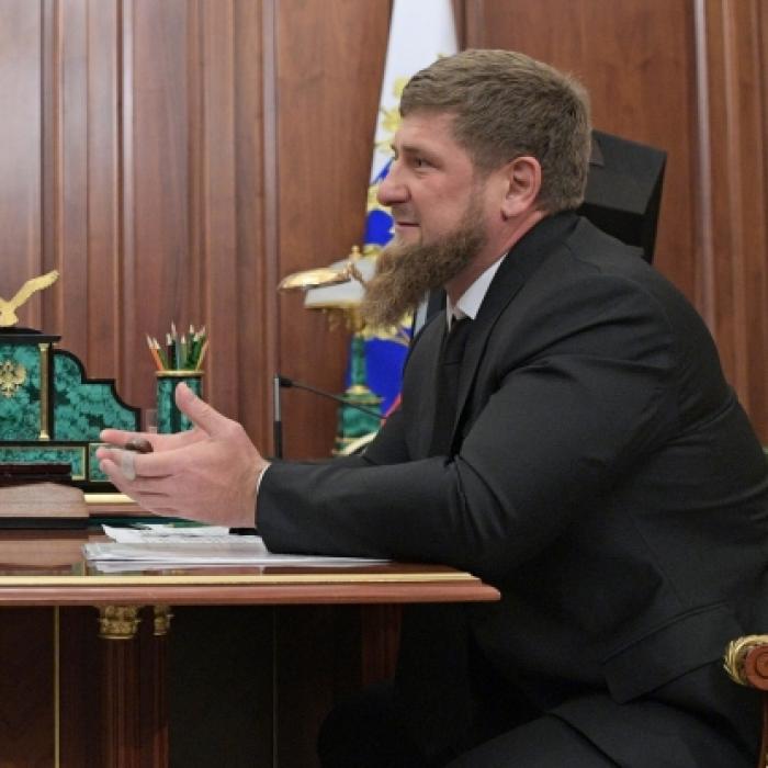 Kreml-Blogger spotten - Kadyrow führt Putin im Ukraine-Krieg vor