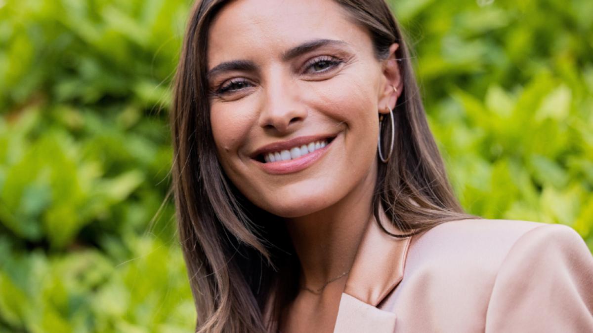 Sophia Thomalla legt die Karten auf den Tisch. (Foto)