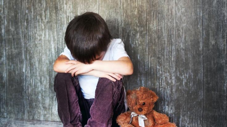 Ein Chirurg in Frankreich soll über 200 Minderjährige missbraucht haben.