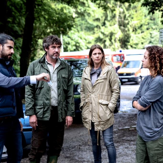 Tim Bergmann und Felicitas Woll ermitteln in Teil 2 zum Mord im Campingwagen
