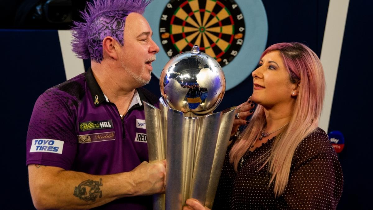 Ein Herz und eine Seele: Darts-Profi Peter "Snakebite" Wright und seine Ehefrau Joanne. (Foto)