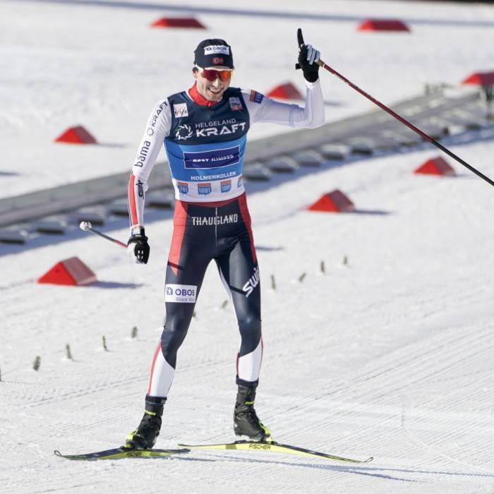 Westvold Hansen holt siebten Saisonsieg, Riiber gewinnt Herren-Gesamtweltcup