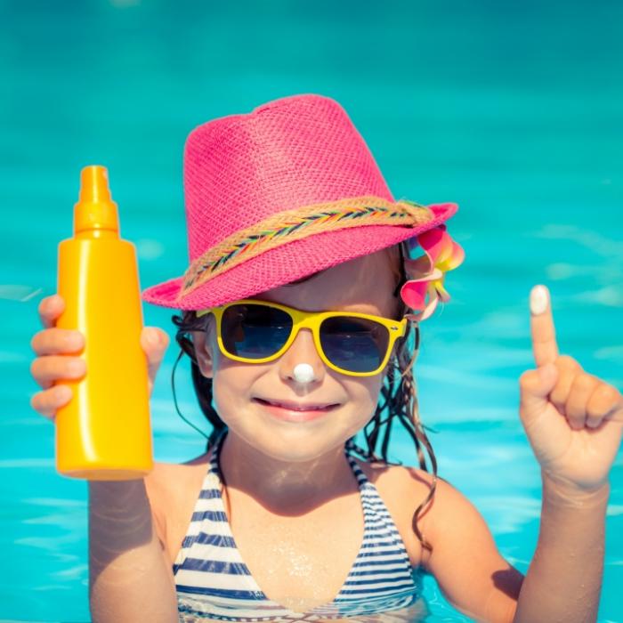 Kinder-Sonnencremes im Test: DIESES Produkt schmiert ab