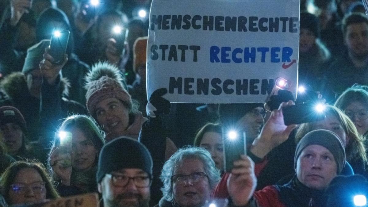 Auch im M&auml;rz 2024 geht Deutschland auf die Stra&szlig;e und zeigt bei Demonstrationen Gesicht gegen Rechtsextremismus, Menschenhass und Hetze. (Foto)