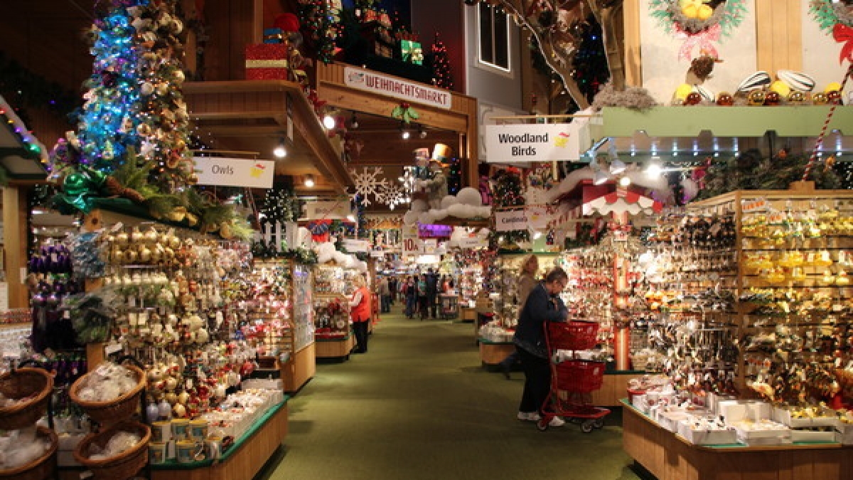Auf 8000 Quadratmetern k&ouml;nnen die Kunden Weihnachtsdeko shoppen. (Foto)
