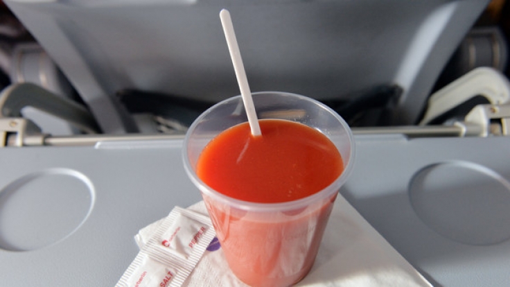 In England machte eine Frau eine grauenhafte Entdeckung im Tomatensaft.