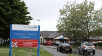 Zum wiederholten Male ist im nordenglischen Chester am Dienstag eine Krankenpflegerin wegen der mutmaßlichen Tötung mehrerer Babys festgenommen worden.