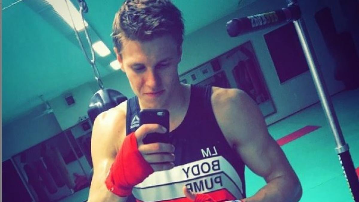 Simon Zachenhuber schie&szlig;t ein Selfie bei seinem Workout zur Vorbereitung auf die Weltmeisterschaft. (Foto)