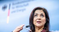 Katherina Reiche schlägt Alarm: Uns könnte bereits Ende April der Sprit ausgehen.