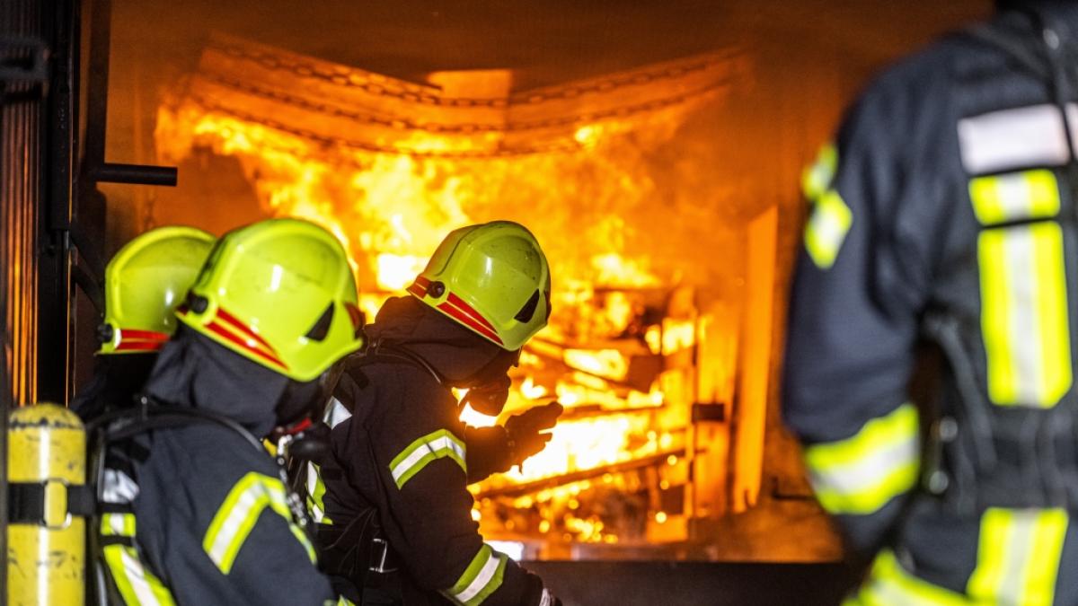 Lagebericht zur aktuellen Brand-Katastrophe. (Symbolbild) (Foto)