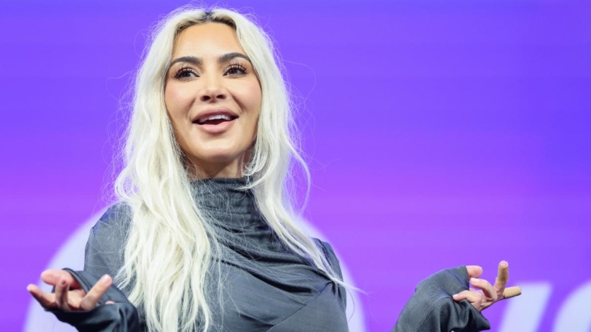 Kim Kardashian verz&uuml;ckt ihre Fans im Netz mit einem Hammer-Hingucker. (Foto)