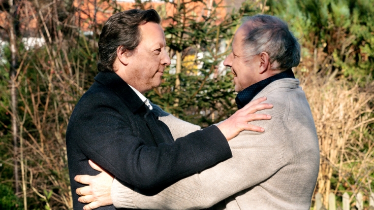 Hanns von Meuffels (Matthias Brandt) und Max Steiner (Axel Milberg) freuen sich über das Wiedersehen.
