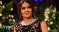 Salma Hayek macht ihre Fans im Badeanzug verrückt.