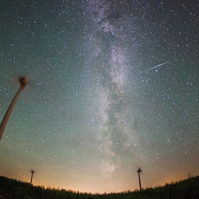 Sternschnuppen flitzten über den Himmel