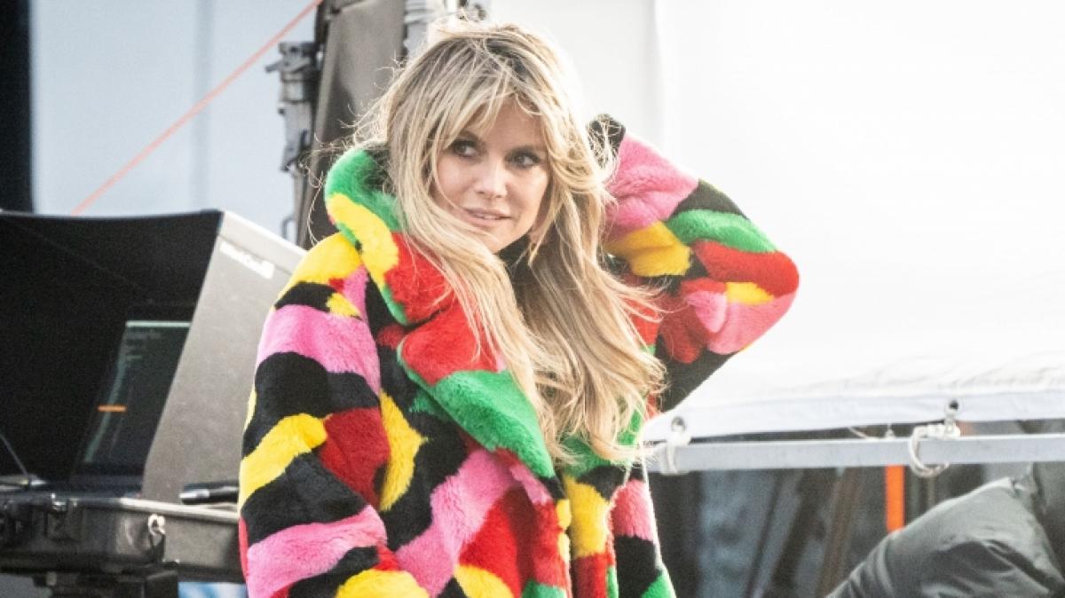 Heidi Klum l&auml;sst ganz sch&ouml;n tief blicken. (Foto)