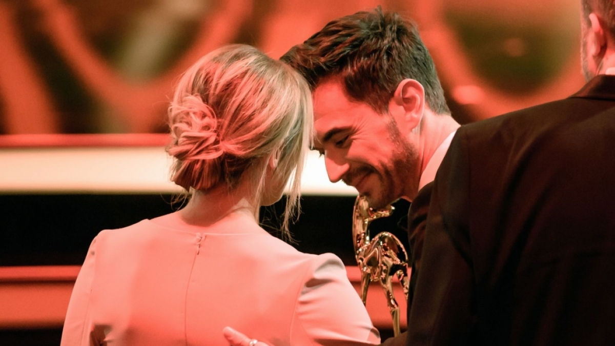 Beim Echo 2016 macht Flori seiner Helene eine Liebeserkl&auml;rung. (Foto)