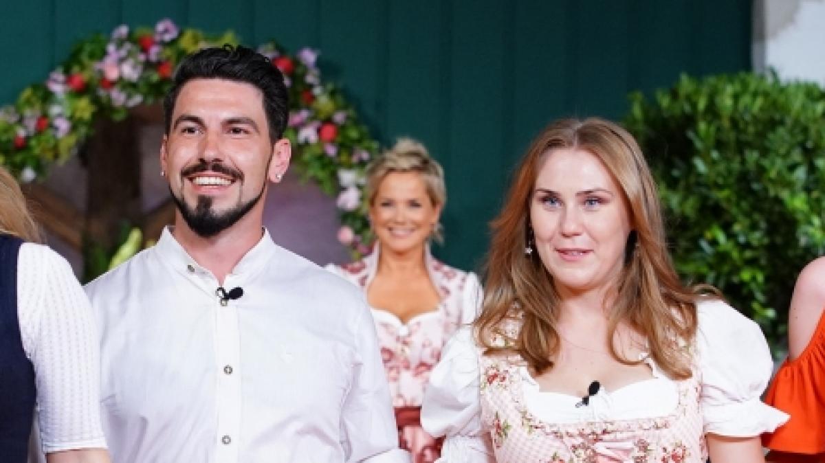 Ewelina (rechts neben ihm) &uuml;bte harte Kritik an Biobauer Mathias. (Foto)
