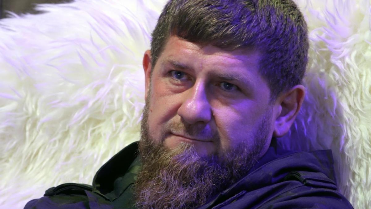Ramsan Kadyrow, Oberhaupt der russischen Teilrepublik Tschetschenien, hat sich von seinem eigenen Nachwuchs ukrainische Kriegsgefangene als "Jagdtroph&auml;en" darbringen lassen. (Foto)