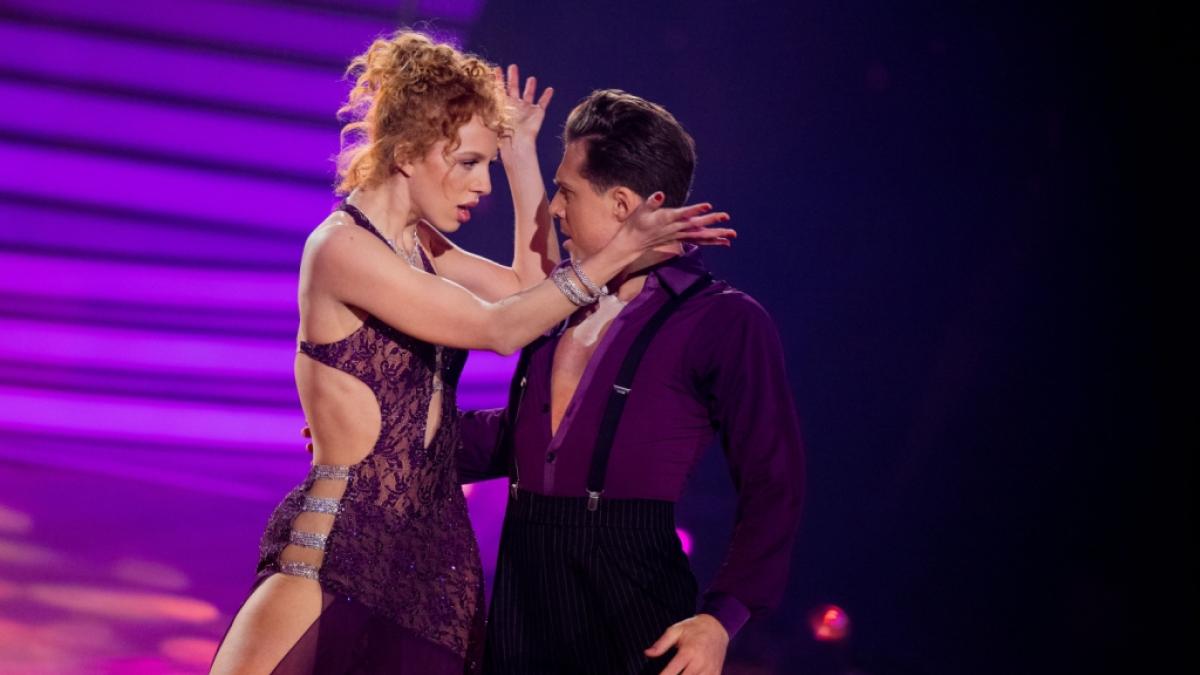 "Let's Dance"-Favoritin Anna Ermakova muss sich notgedrungen von ihrem Tanzpartner Valentin Lusin verabschieden - in der n&auml;chsten Live-Show tanzt die Tochter von Boris Becker mit einem anderen Profi. (Foto)