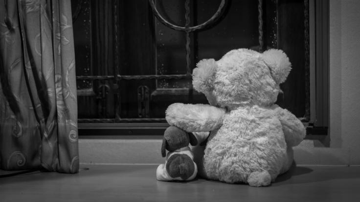 Eine 26 Jahre alte Frau aus dem englischen Grimsby wurde des sexuellen Kindesmissbrauchs überführt und angeklagt (Symbolbild).