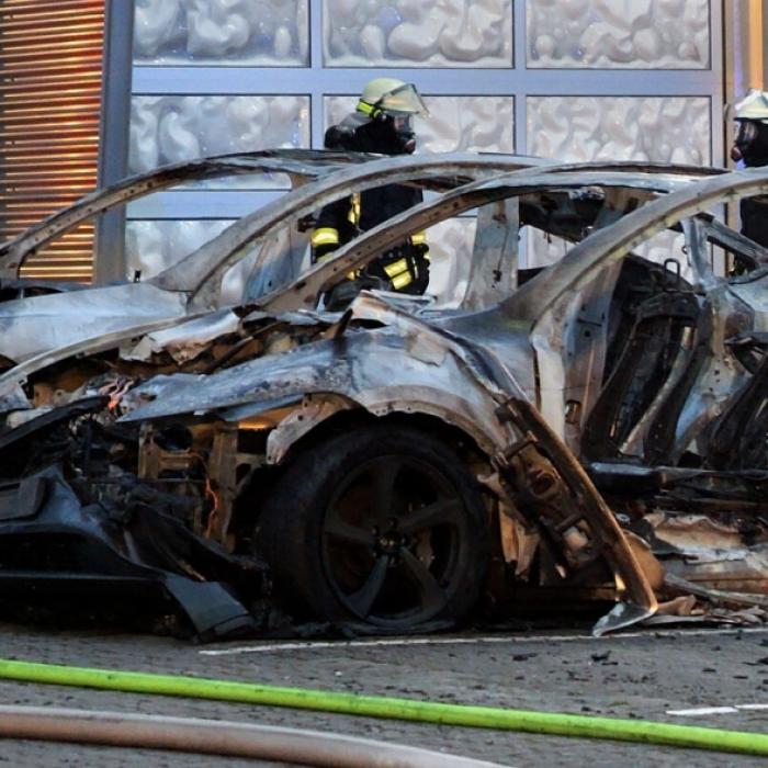 Elektroautos brennen laut Statistik seltener als Verbrenner