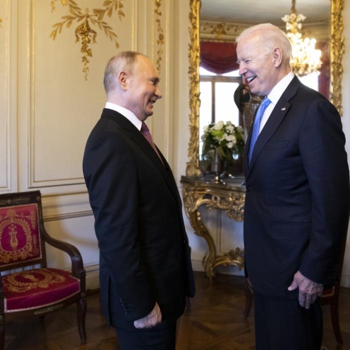 Hellseherin sicher: Biden verlängert Ukraine-Krieg, um eigenes Leben zu verlängern