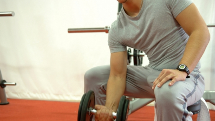 Überlastungen durch Leistungssport erhöhen das Streßhormon Cortisol und senken den Testosteronspiegel. Das kann die Spermienzahl halbieren.