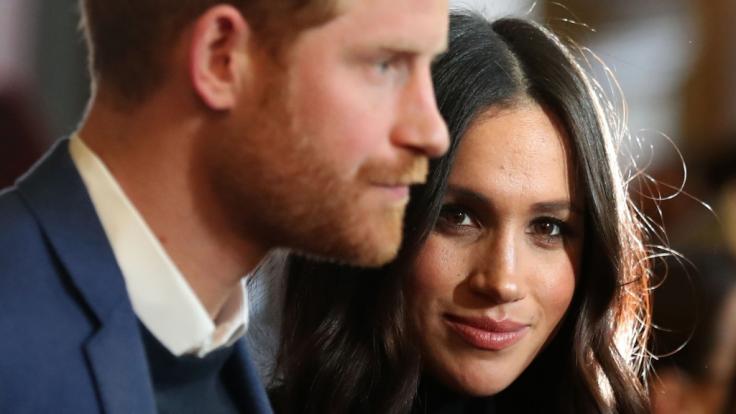 Meghan Markle und Prinz Harry legen sich mit dem Social-Media-Riesen Facebook an.