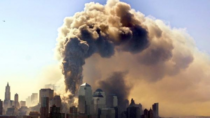 Am 11. September 2001 steuerten Terroristen zwei Flugzeuge in das World Trade Center.