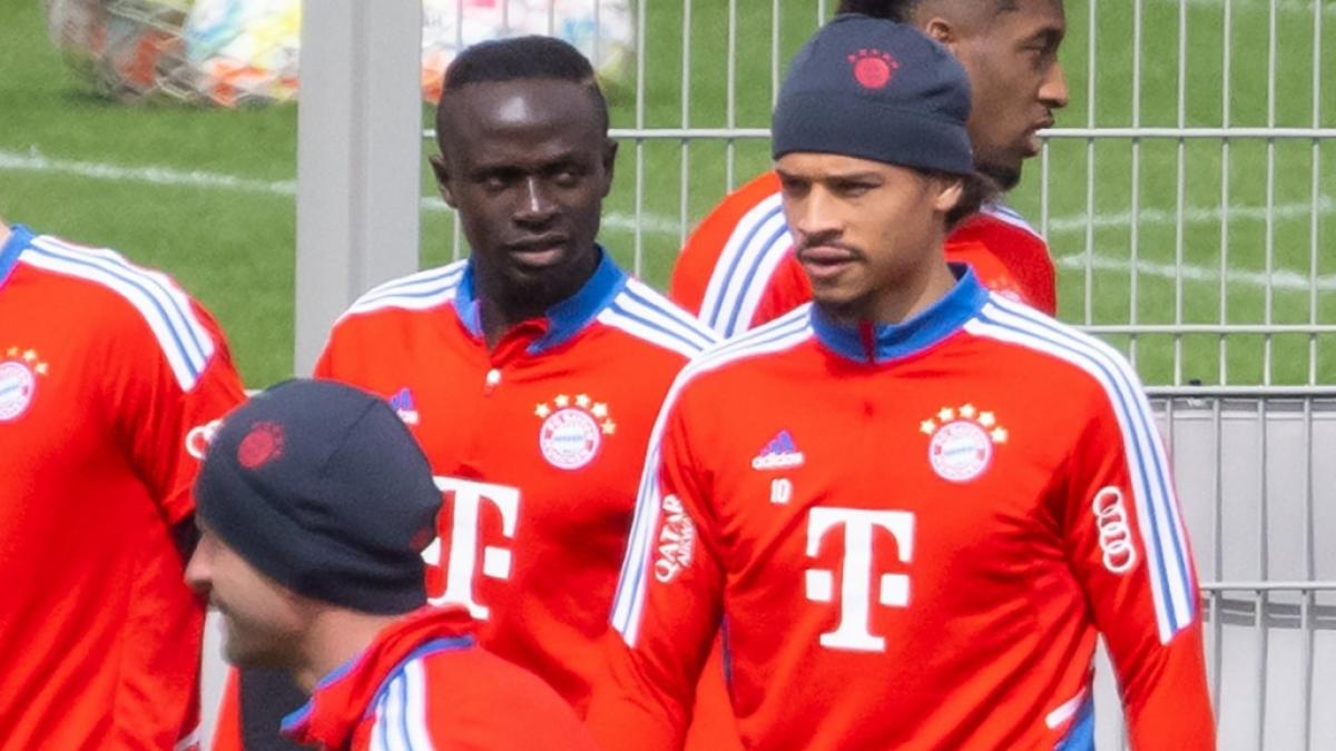 Sadio Man&eacute; (l.) und Leroy San&eacute; bei einem FC-Bayern-Training. (Foto)