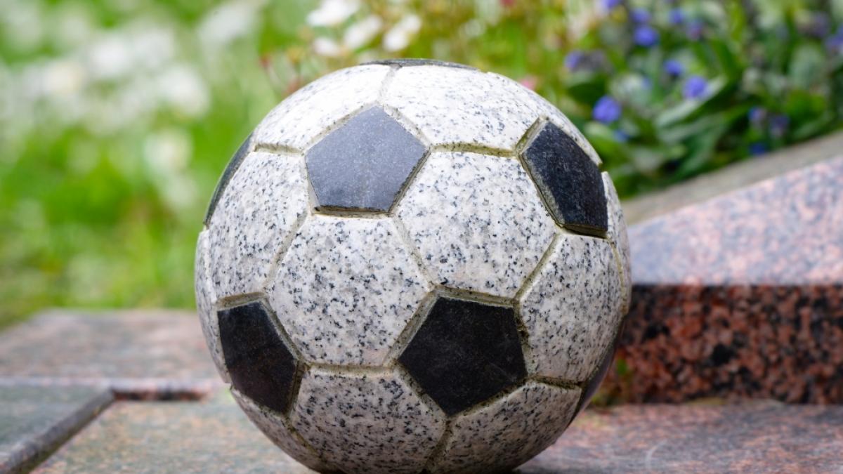 Der brasilianische Fu&szlig;baller Gabriel Pop&oacute; ist nach einem medizinischen Notfall gestorben. Er wurde nur 26 Jahre alt. (Symbolfoto) (Foto)