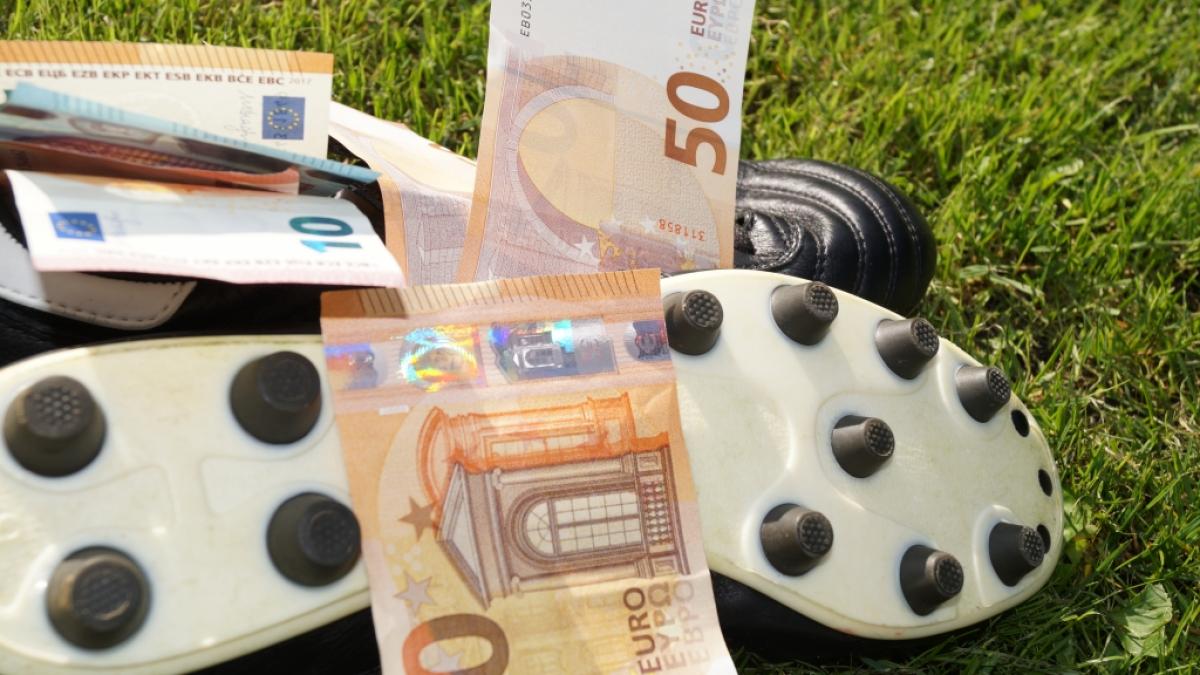 Im Sommer 2022 sind unz&auml;hlige Millionen Euro geflossen, um alle Transfers in der Fu&szlig;ball-Bundesliga zu verwirklichen. (Foto)
