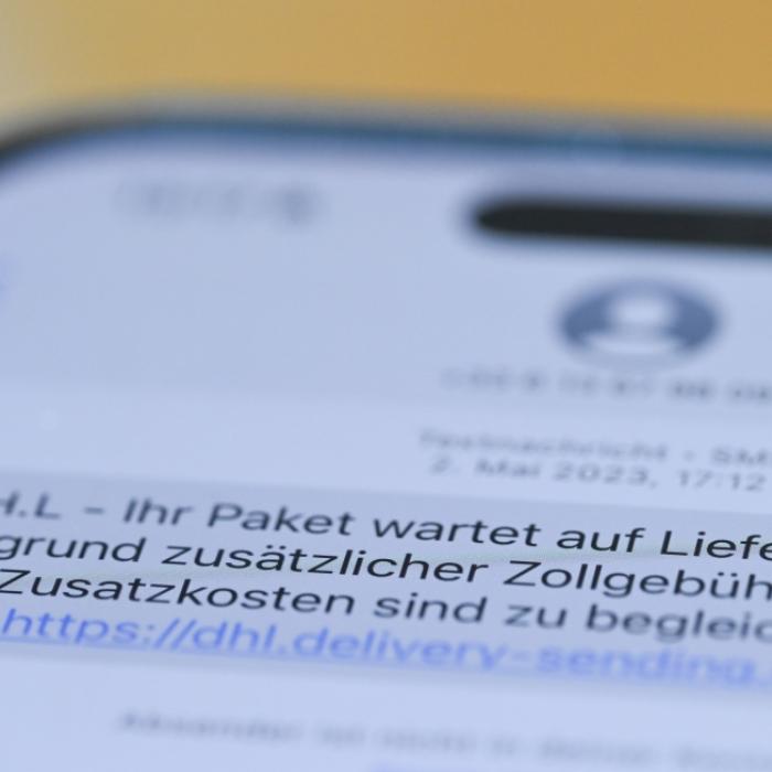 Betrügerische Mails versuchen häufig, Ihre Gutgläubigkeit zu missbrauchen.