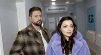 Emily (Anne Menden) und John (Felix von Jascheroff) eilen ins Krankenhaus, um nach Sascha zu sehen.