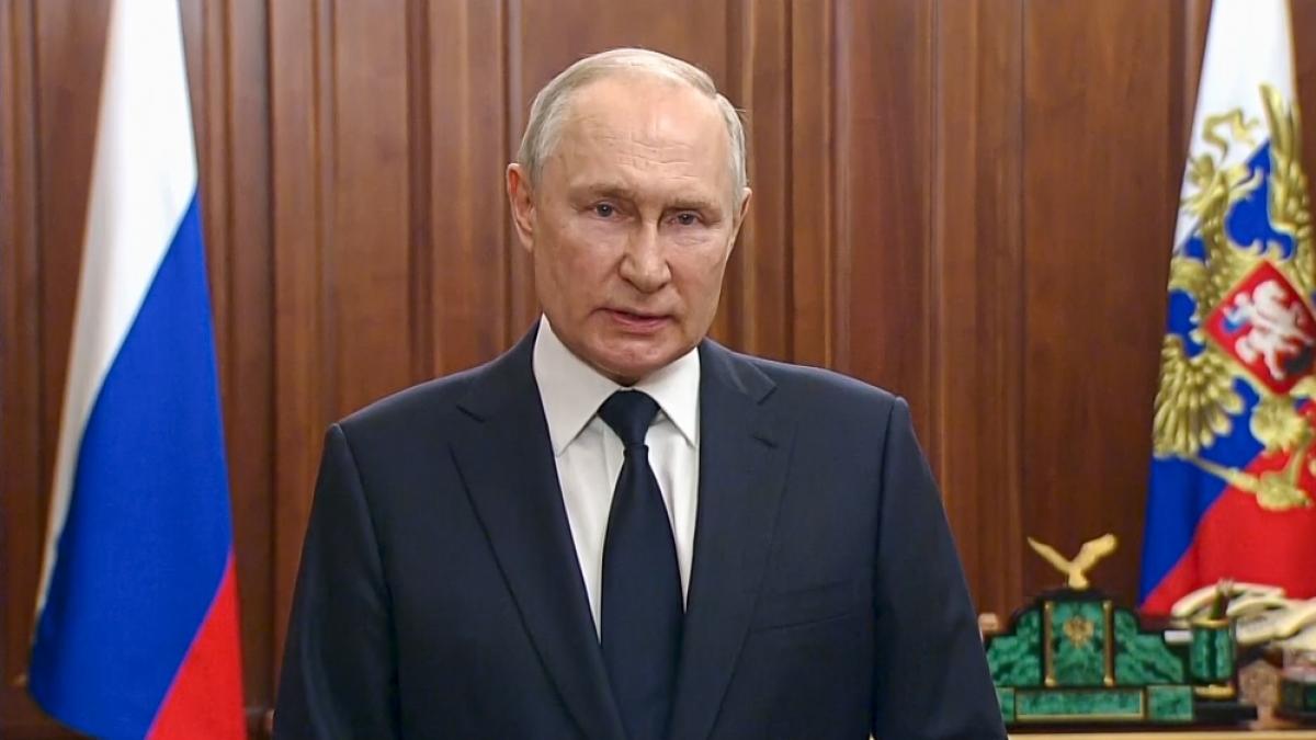Nach dem Aufstand der S&ouml;ldnergruppe Wagner versuchte Wladimir Putin krampfhaft, in einer TV-Ansprache Stabilit&auml;t zu vermitteln - die K&ouml;rpersprache des Kreml-Chefs verriet jedoch, was wirklich in Putin vorging. (Foto)