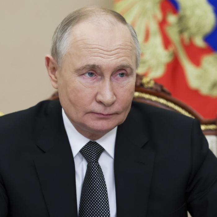 Putin-Moderatorin verteilt Streicheleinheiten für den Kremlchef