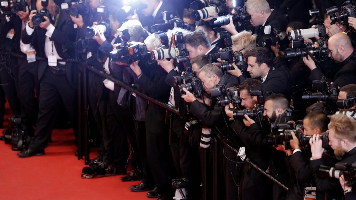 Die Welt der Stars im Blick: Aktuelle Promi-Nachrichten lesen Sie auf news.de (Symbolbild). (Foto)