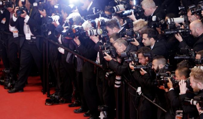 Die Welt der Stars im Blick: Aktuelle Promi-Nachrichten lesen Sie auf news.de (Symbolbild).