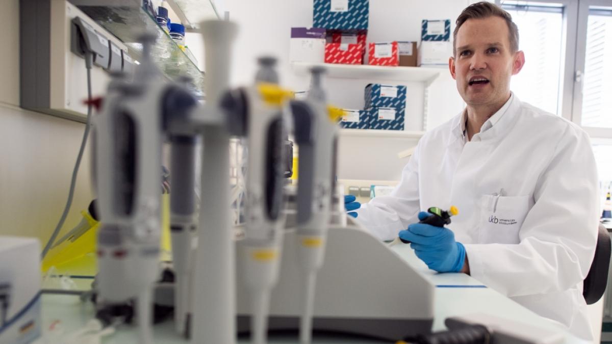 Hendrik Streeck, Bodo Ramelow und Co. schockierten mit haarstr&auml;ubenden Corona-HIV-Vergleichen. (Foto)