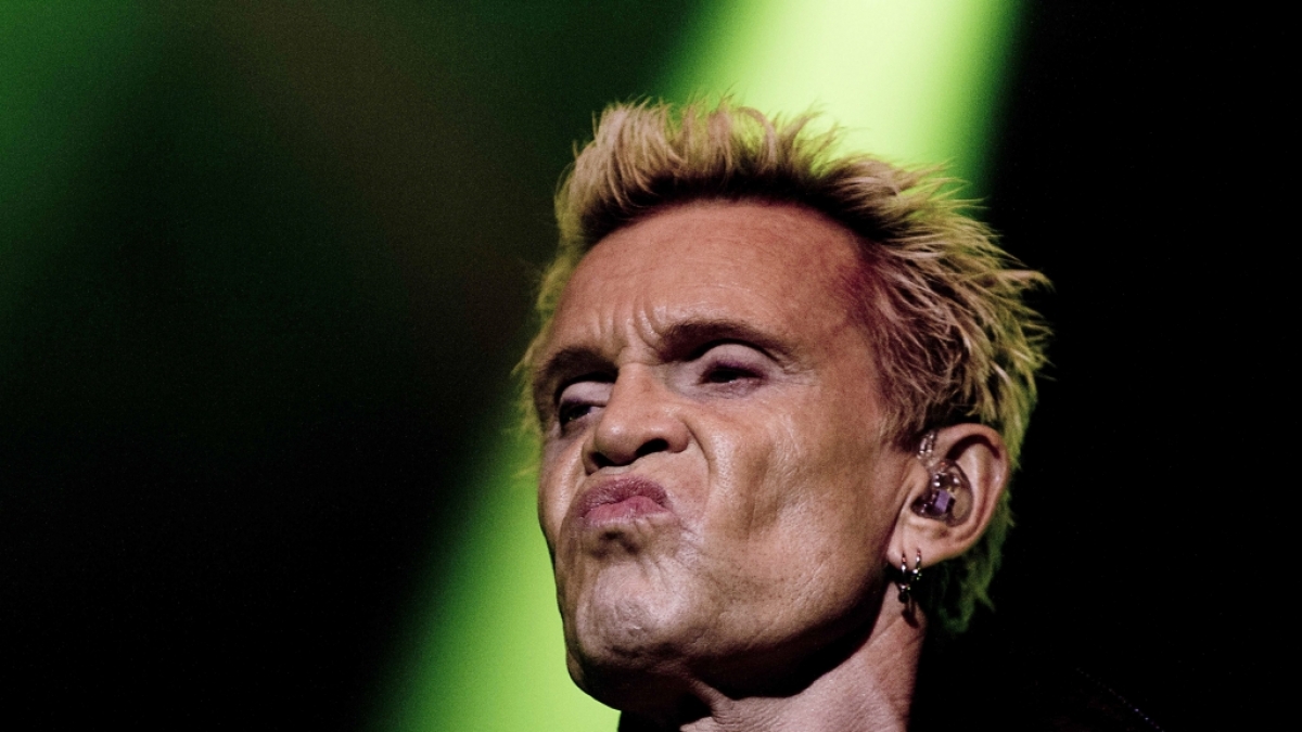 Rockstar Billy Idol musste sein Konzert in Regensburg aus gesundheitlichen Gr&uuml;nden absagen. (Foto)