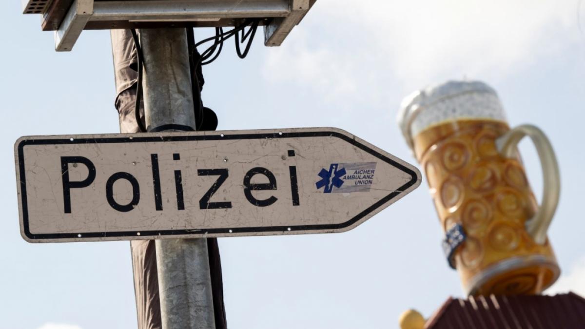 Auf dem Oktoberfest soll ein Sicherheitsmitarbeiter eine Besucherin vergewaltigt haben. (Foto)