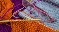 Laut den Forschern könnte unter anderem Stricken glücklich machen und Stress reduzieren.