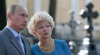 Wladimir Putins langjährige Vertraute Lyudmila Narusova hat wenig schmeichelhafte Worte für den Kreml-Chef übrig.