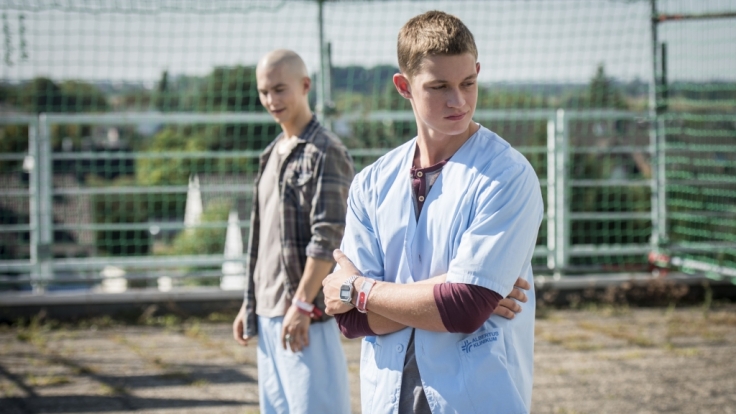 Für Leo (Tim Oliver Schultz, l.) und Jonas (Damian Hardung) gibt es zum Finale der 2. Staffel von