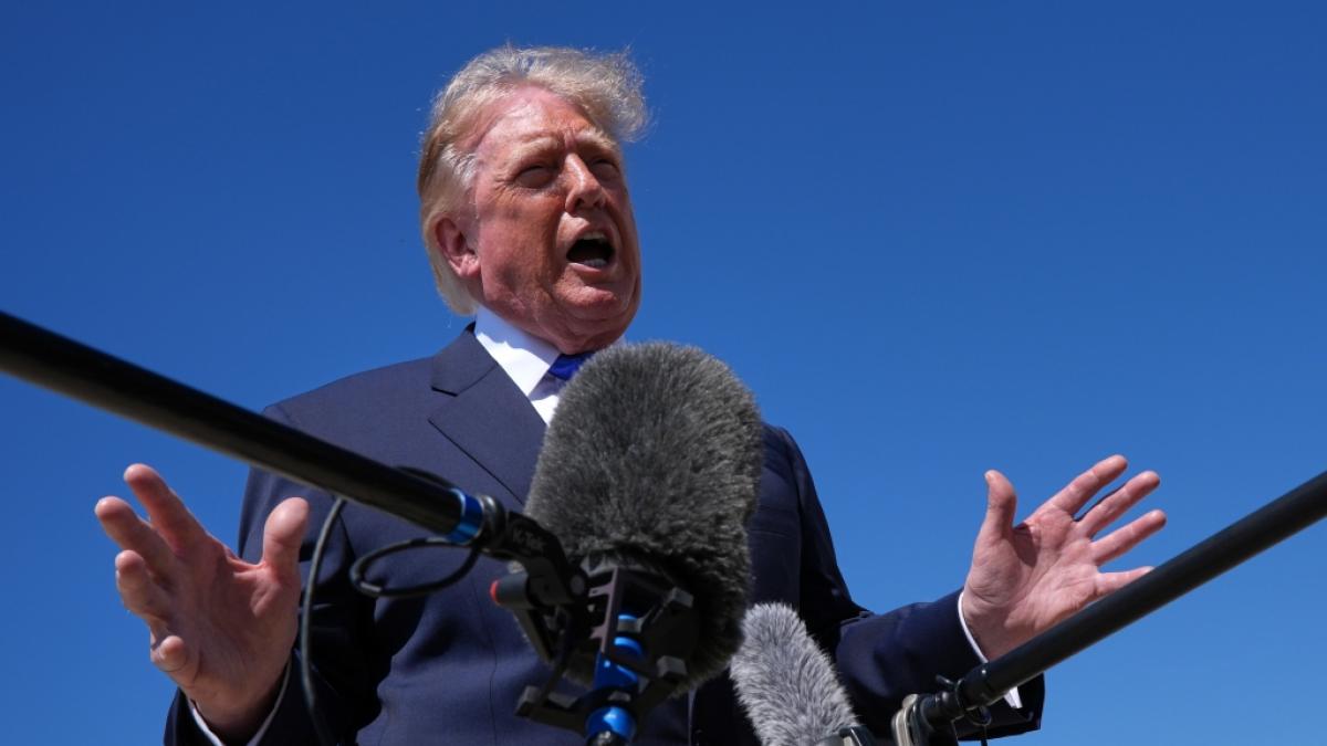 Donald Trump vor seinem Abflug nach Dallas. (Foto)