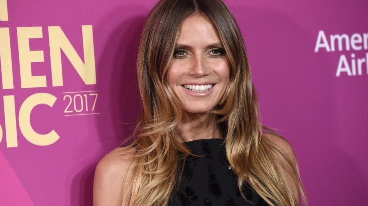 Heidi Klum lässt bei Instagram den Popo blitzen.