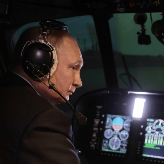 Video zeigt Mega-Explosion! Putin-Kämpfer aus brennendem Kampfjet geschleudert