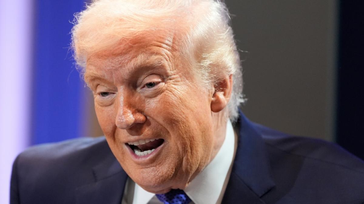 Auch mit knapp 80 Jahren sieht Donald Trump keinen Grund, seine Ern&auml;hrungsgewohnheiten ges&uuml;nder zu gestalten. (Foto)